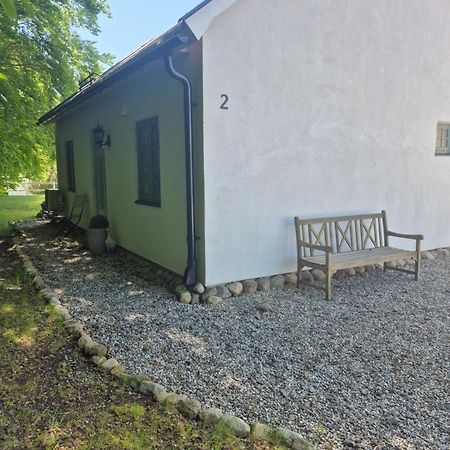 Mysigt Hus I Liten By Naera Havet Ystad Exterior foto
