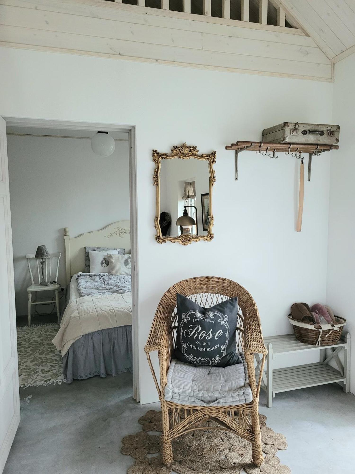 Mysigt Hus I Liten By Naera Havet Ystad Exterior foto