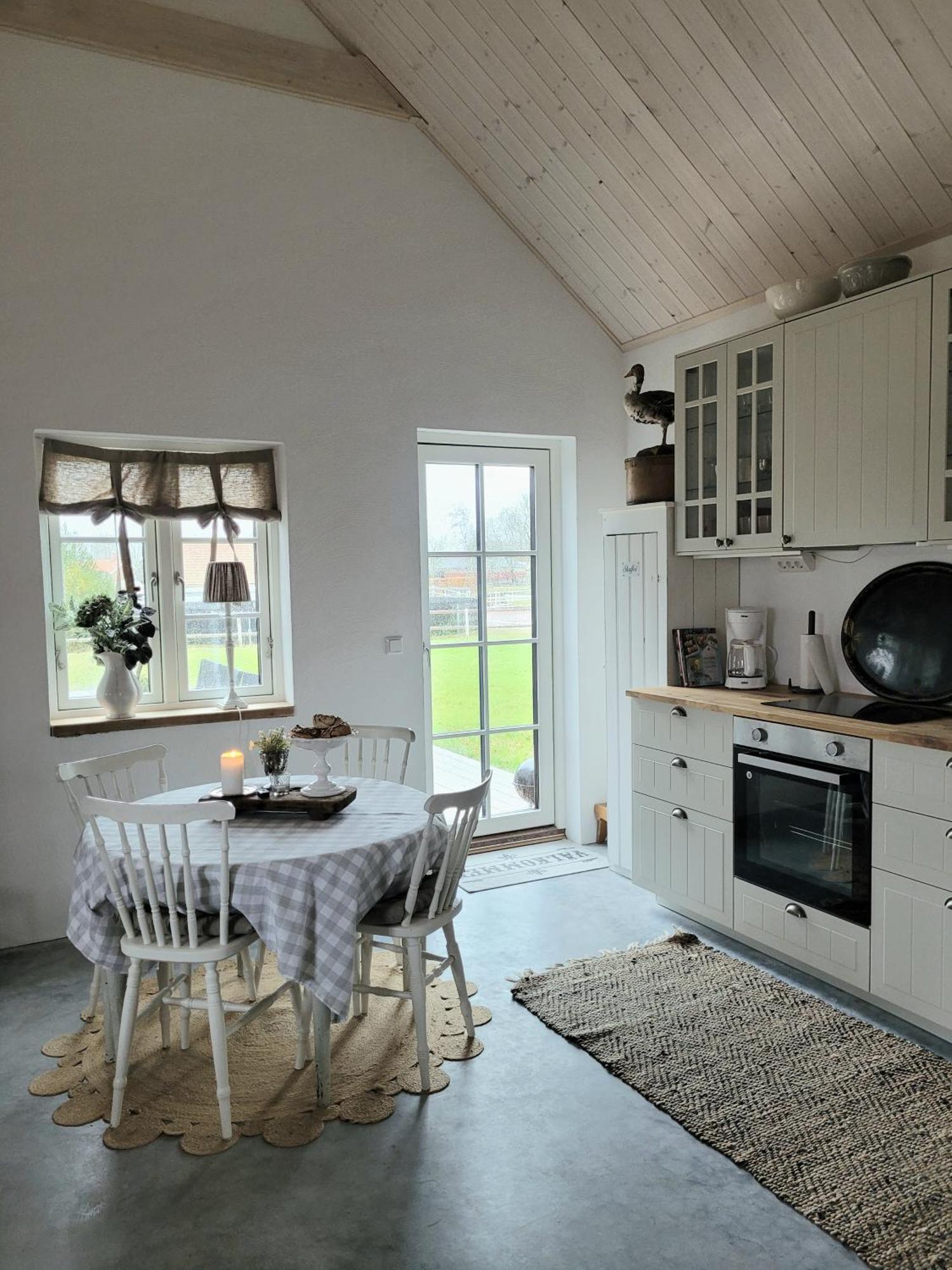Mysigt Hus I Liten By Naera Havet Ystad Exterior foto